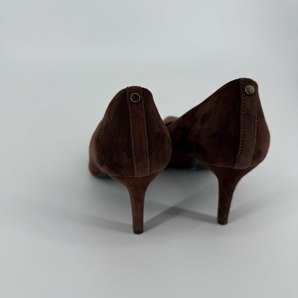 Tahari Brown Suede Pointed Toe Pumps Women’s Size 8.5 Heels Elegant Classic - Picture 6 of 6